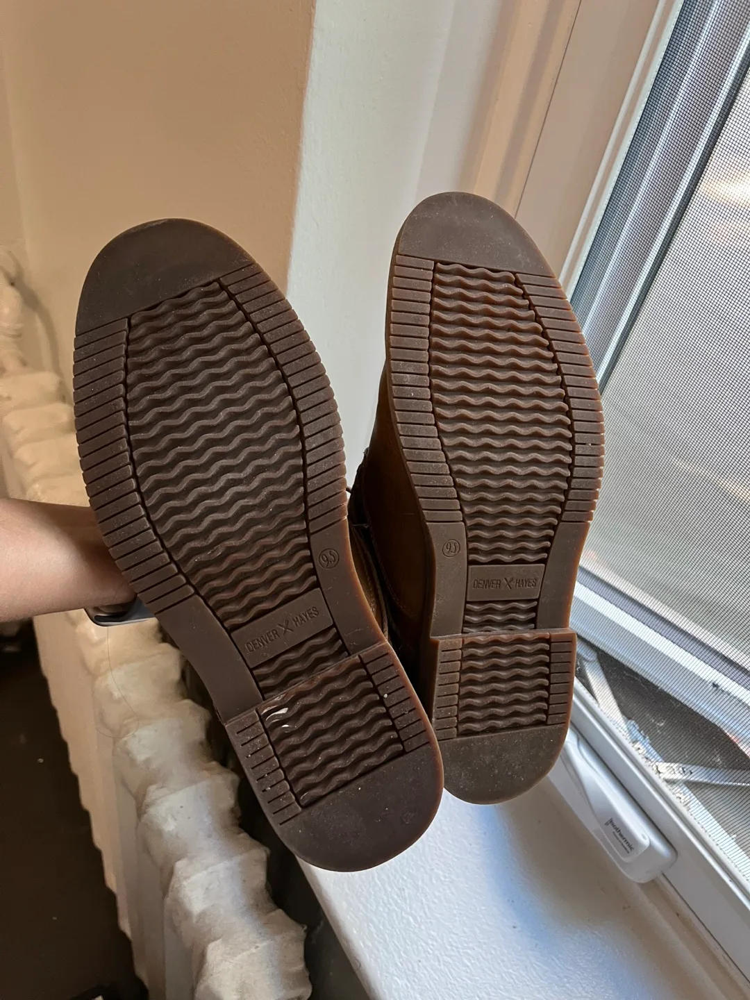 Denver Hayes Brown Dress Shoes - Size 9.5 image indicator(3)