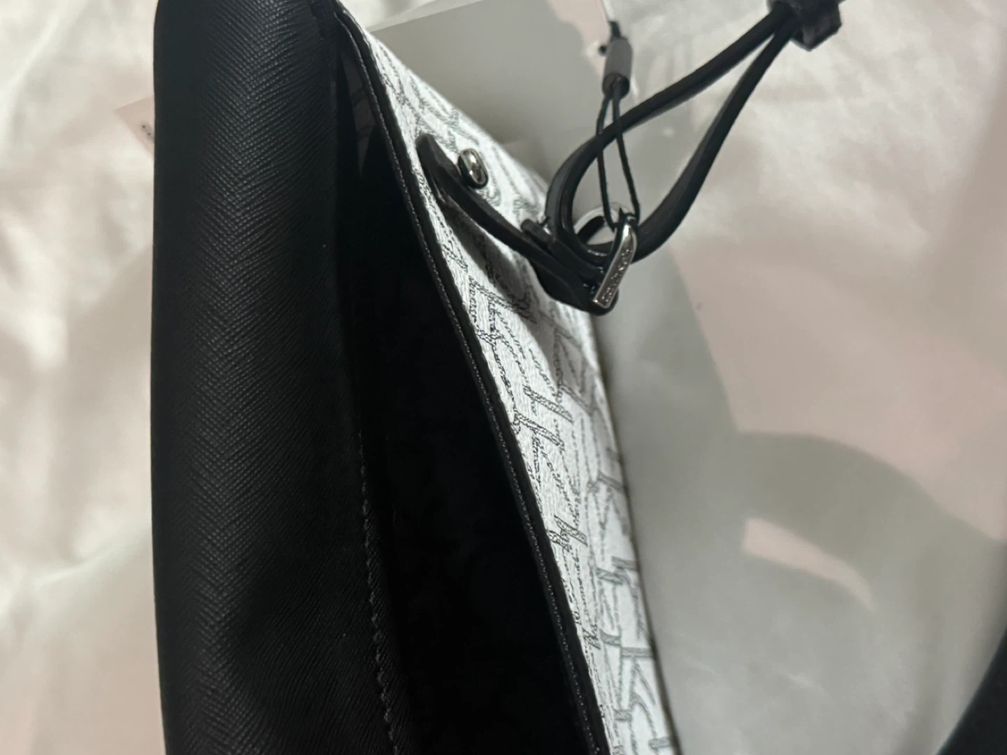💝 🎁 Calvin Klein Black/White Bag - NEW with tags - photo 4