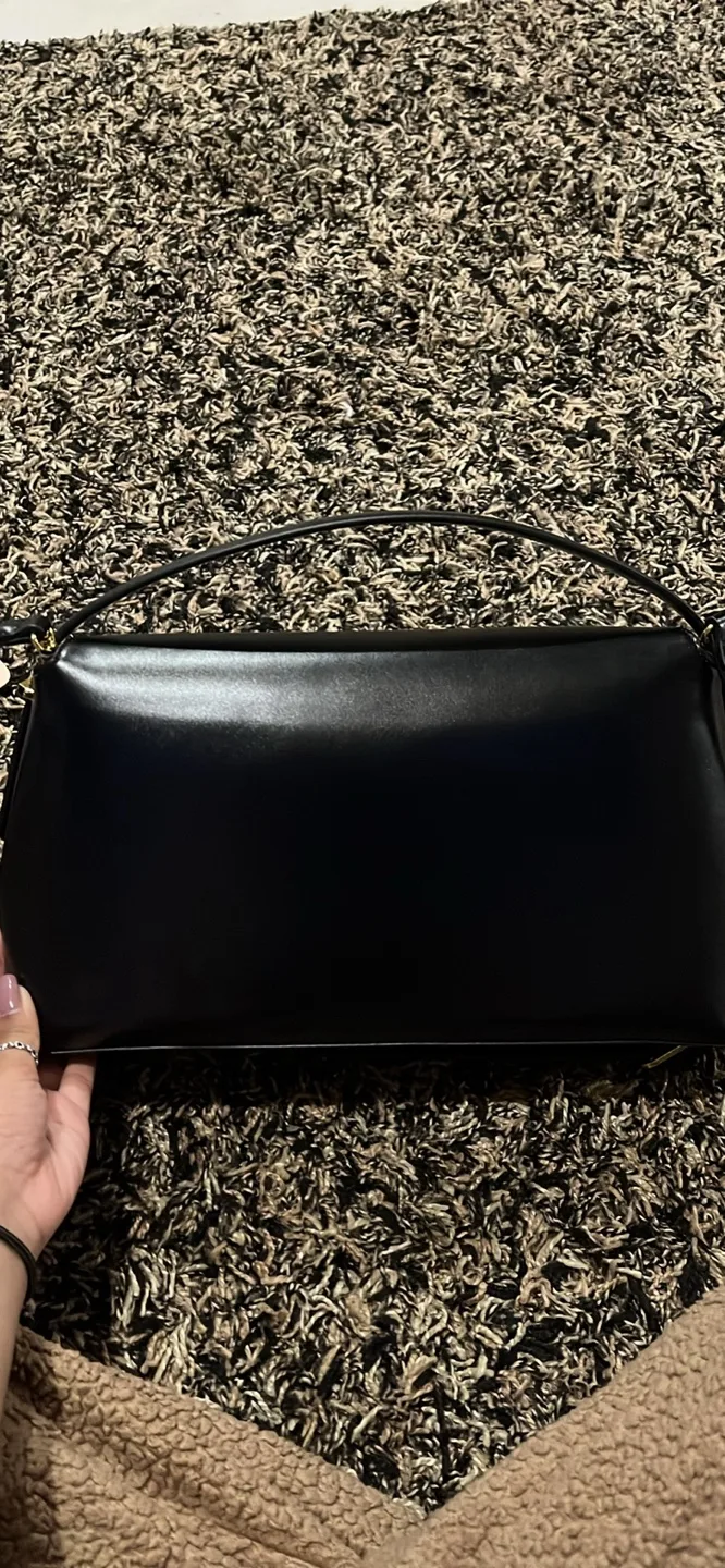 Black Leather Shoulder Bag image indicator(4)