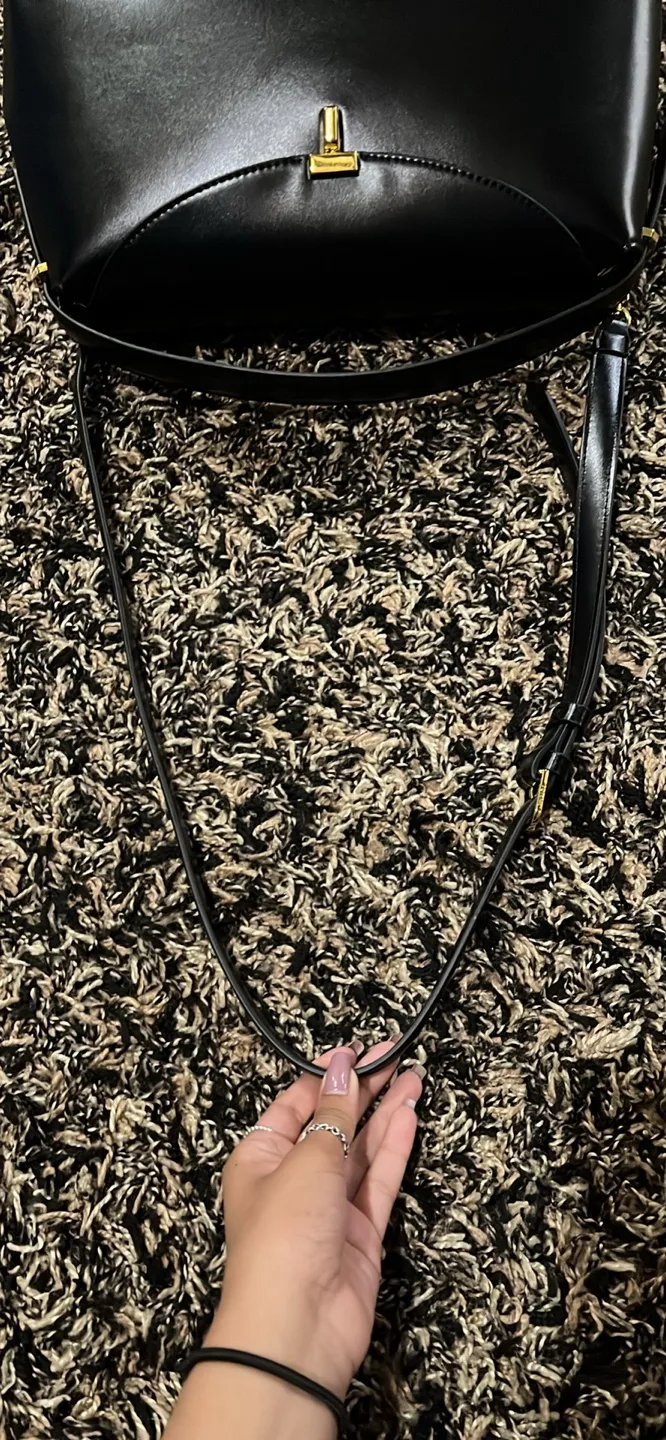 Black Leather Shoulder Bag image indicator(2)