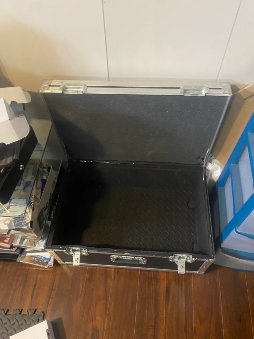 Black Hard Case equipment suitcase image indicator(4)