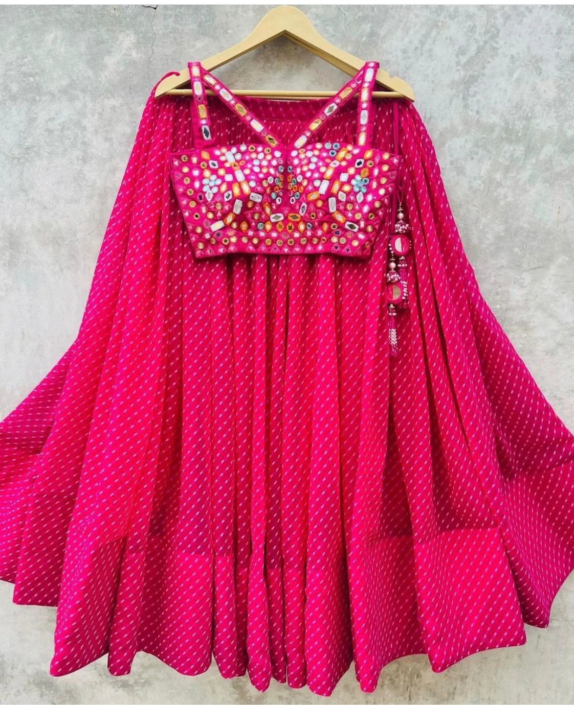 Lehenga Choli Set image indicator(2)