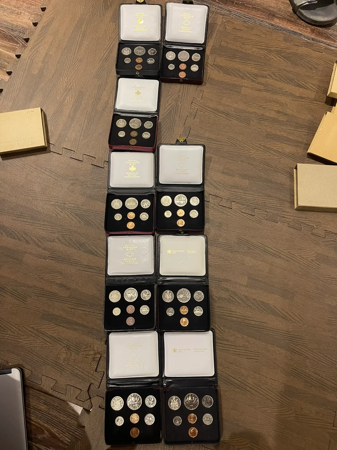 Royal Canadian Mint Coin Set (1971-1980) thumbnail