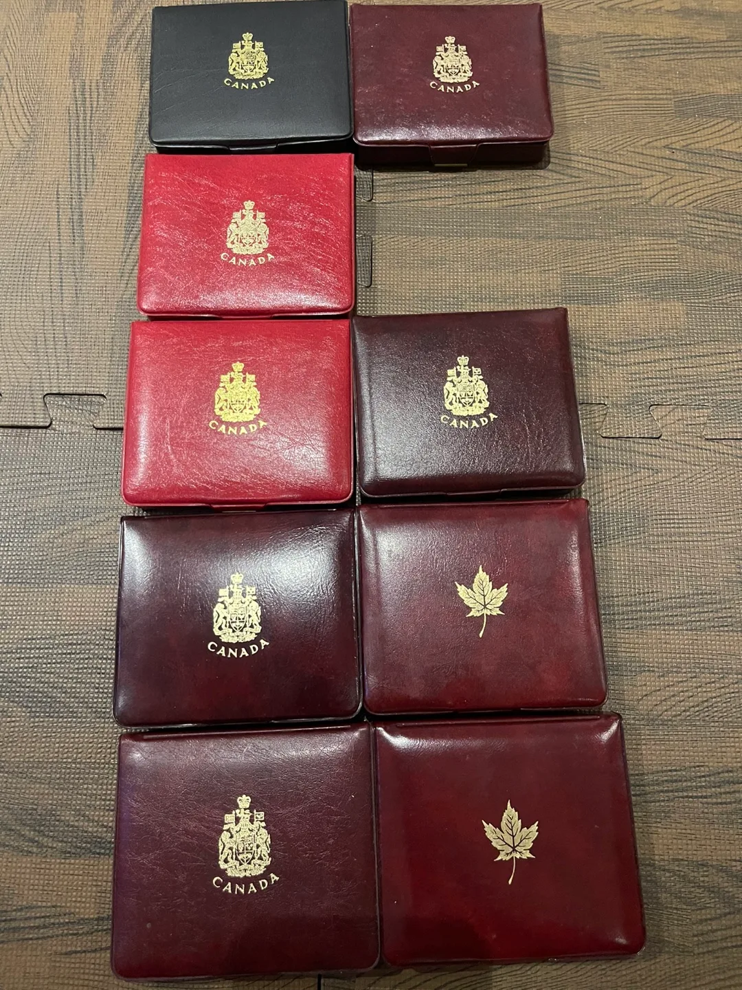 Royal Canadian Mint Coin Set (1971-1980) image indicator(3)