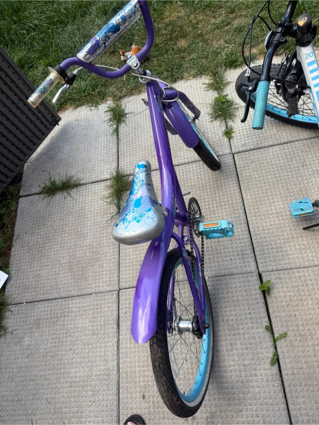 Avigo Purple & Blue Kids Bike image indicator(4)