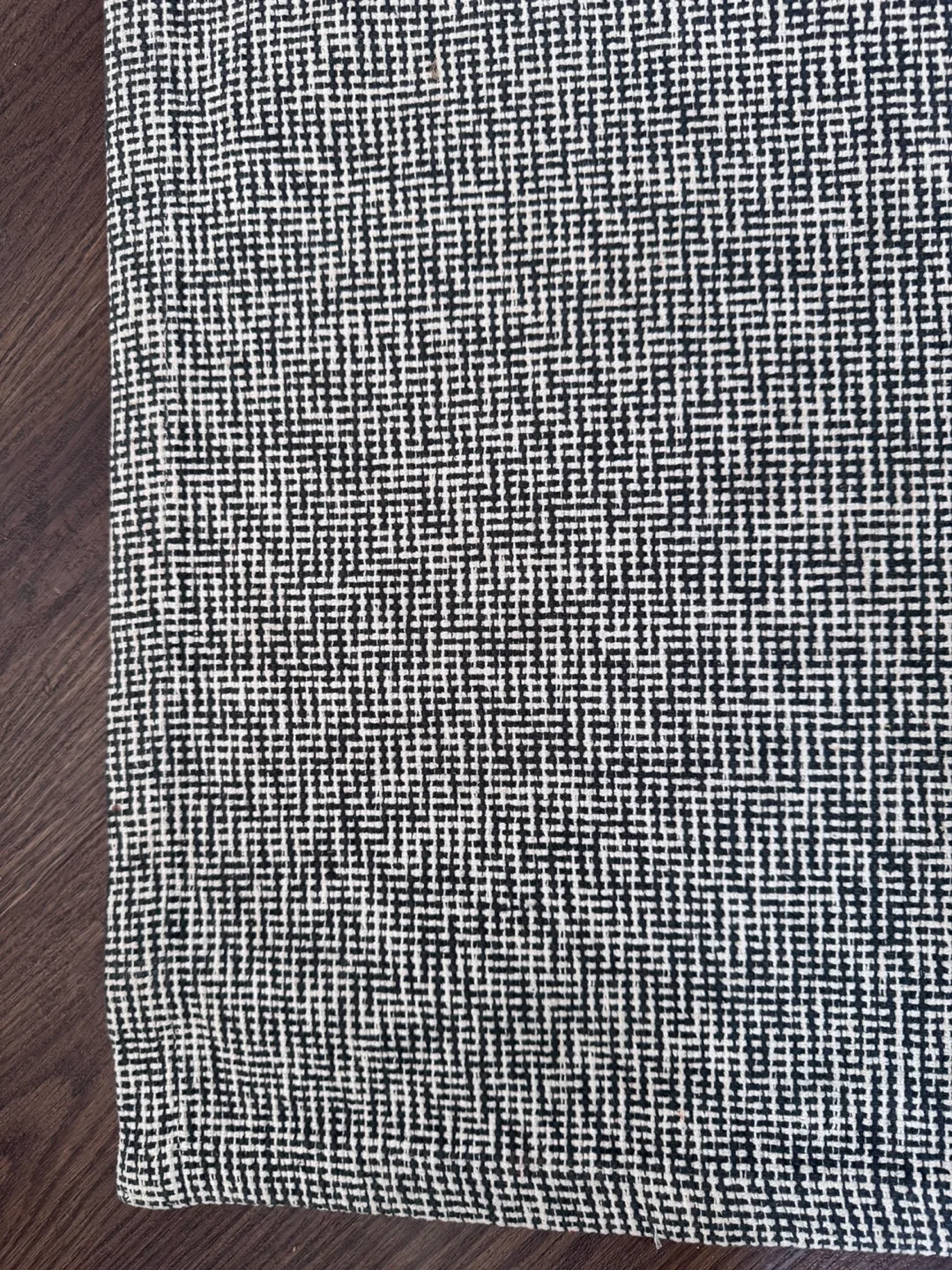 IKEA Black & White Patterned Rug image indicator(2)