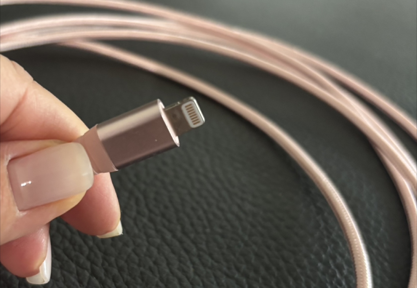XOXO Pink Lightning Cable - photo 2