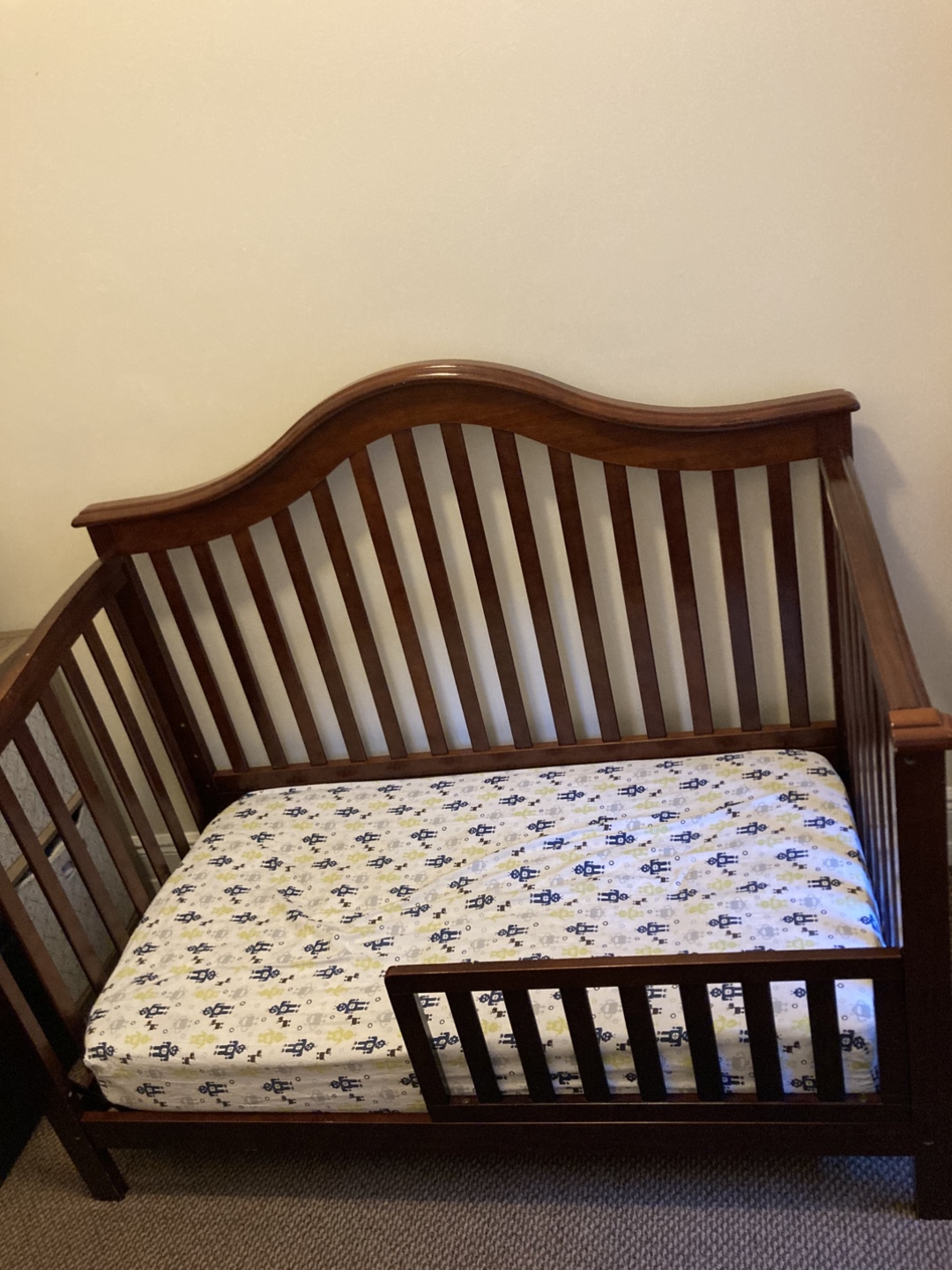 Convertible Toddler Bed - Dark Wood - photo 2
