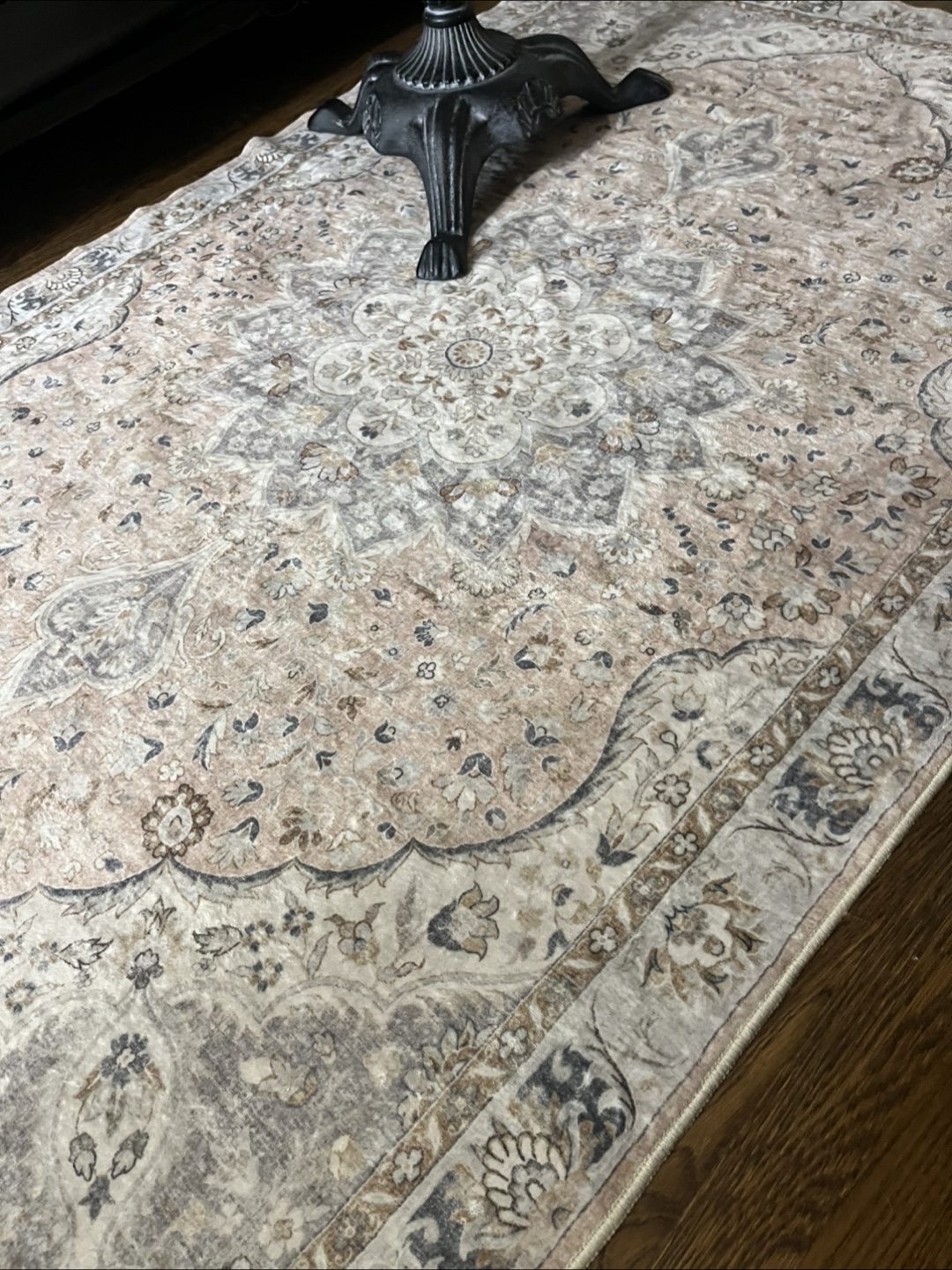 Beautiful 4x6 Vintage-Style Area Rug