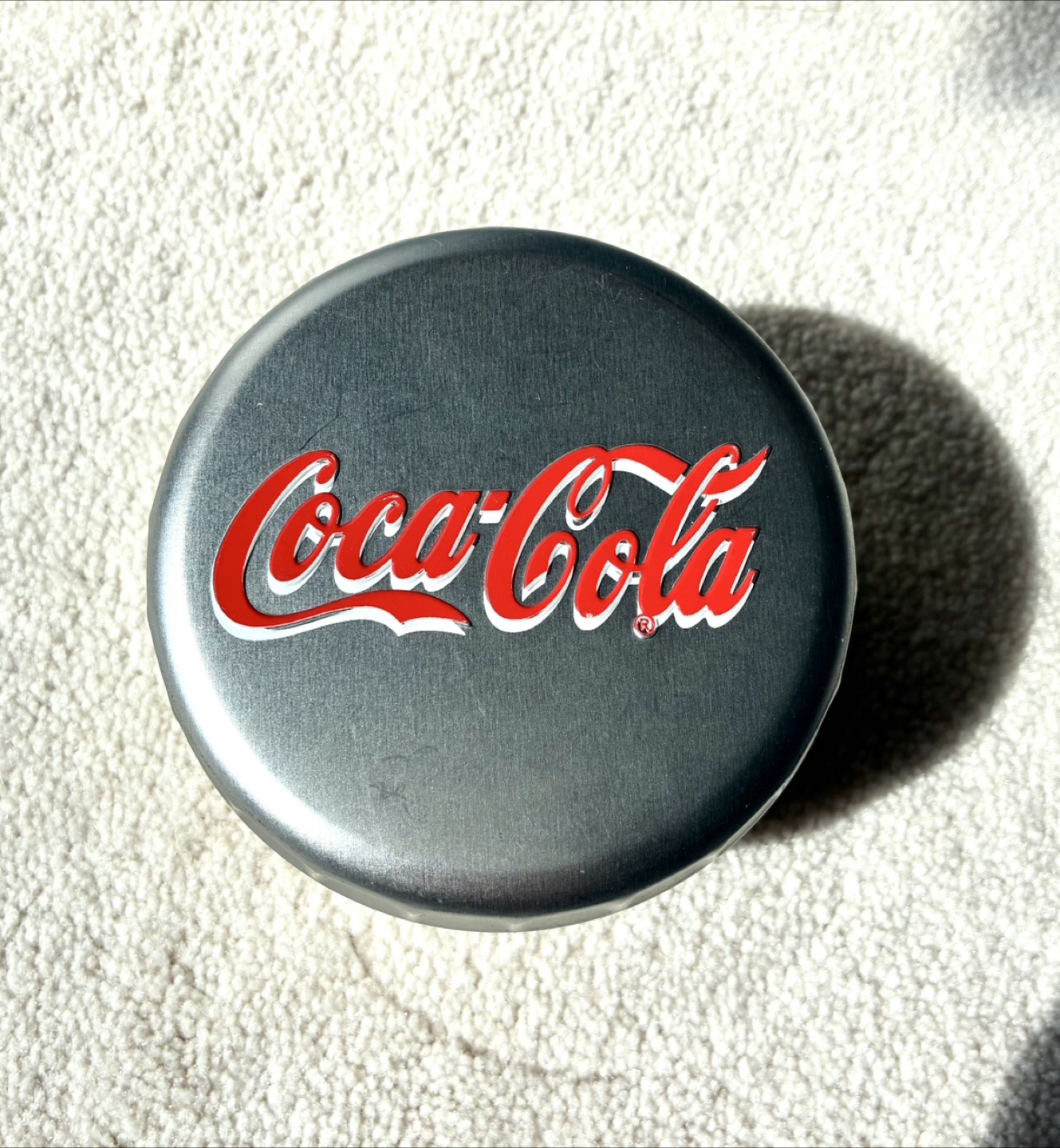 New 2000 Coca-Cola Vintage Bottle Collectible Clock Watch Key - photo 2
