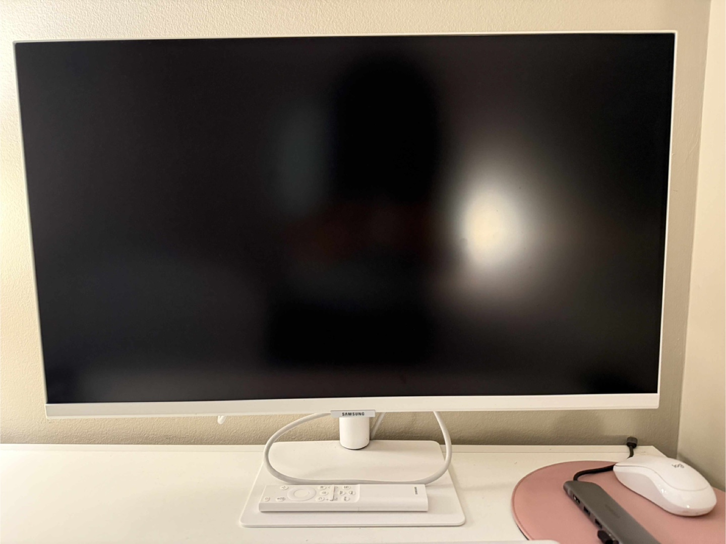 SAMSUNG M50B 27” Series FHD Smart Monitor w/Streaming TV - photo 2