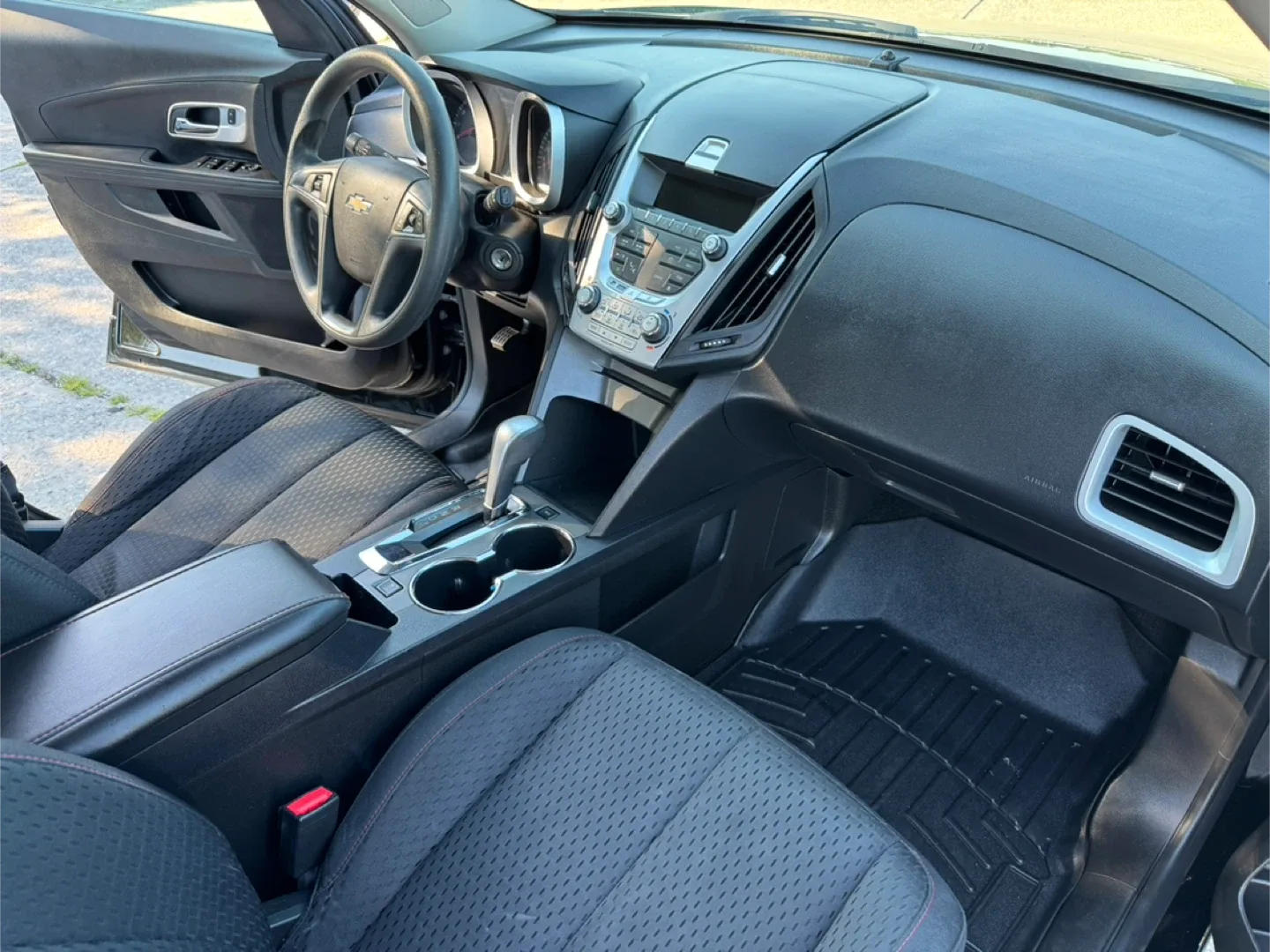 15 Chevrolet Equinox Black SUV 4cyl image indicator(9)