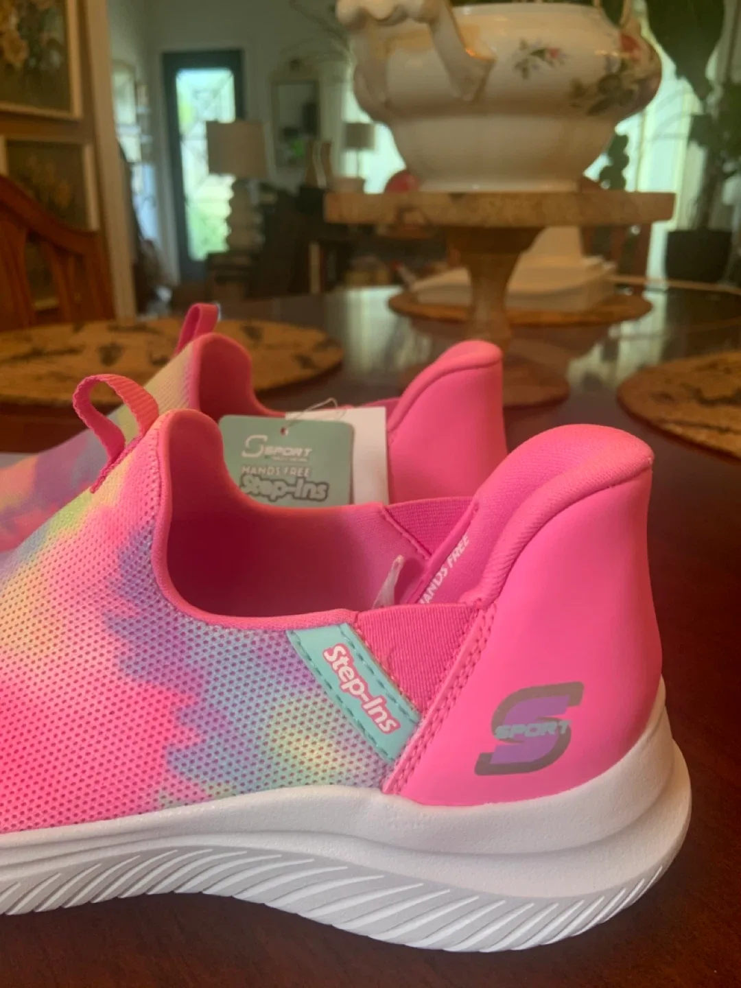 New Skechers Sport Step-Ins Hands Free, Size 4 image indicator(2)