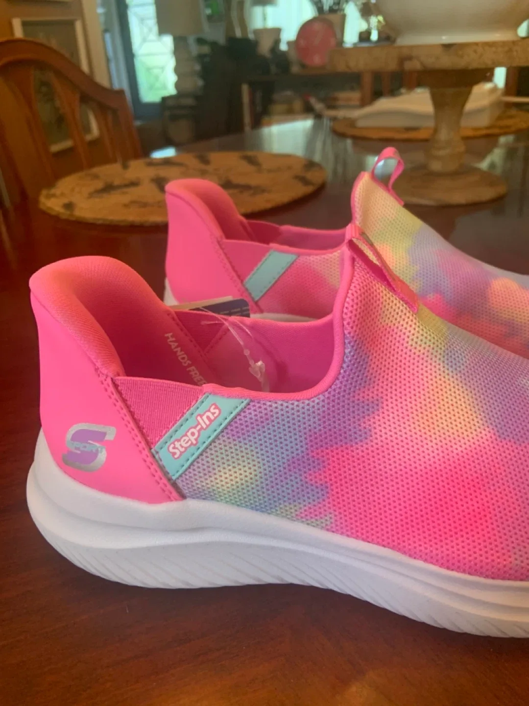 New Skechers Sport Step-Ins Hands Free, Size 4 image indicator(7)