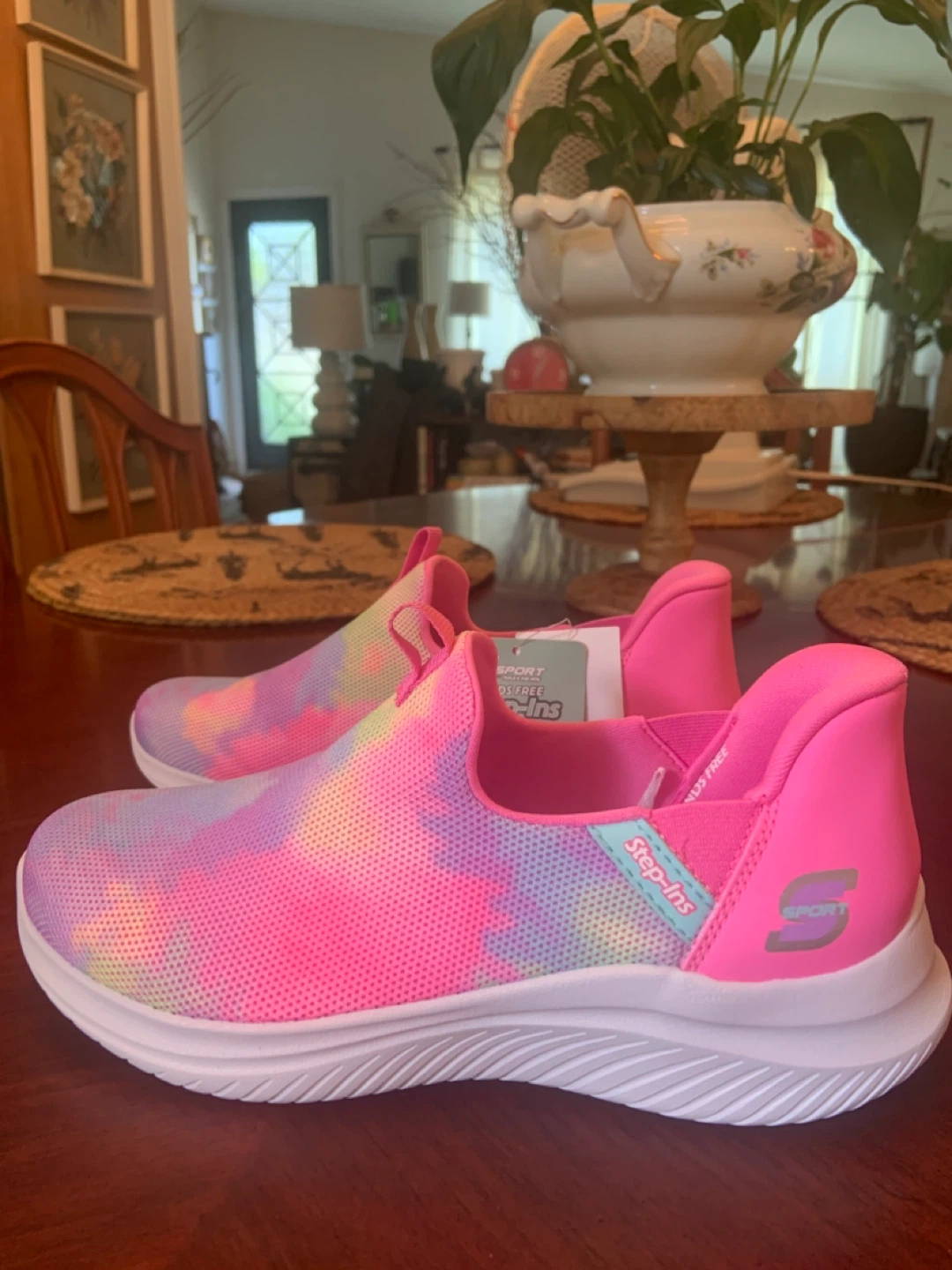 New Skechers Sport Step-Ins Hands Free, Size 4