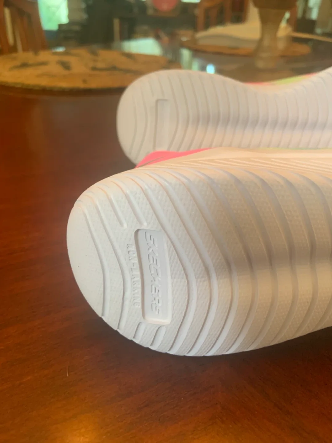 New Skechers Sport Step-Ins Hands Free, Size 4 image indicator(9)