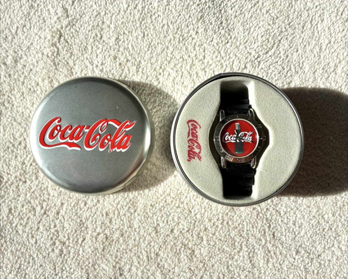 New 2001 Coca-Cola Bottle Vintage Watch, Press Light Collectible - photo 5
