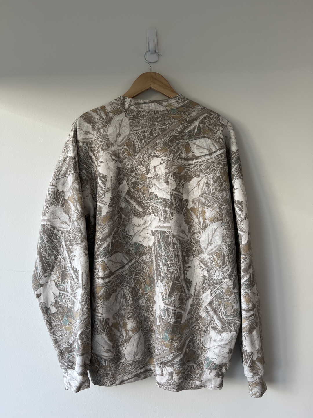 Abercrombie & Fitch Camo Crewneck - Size L Tall - photo 2