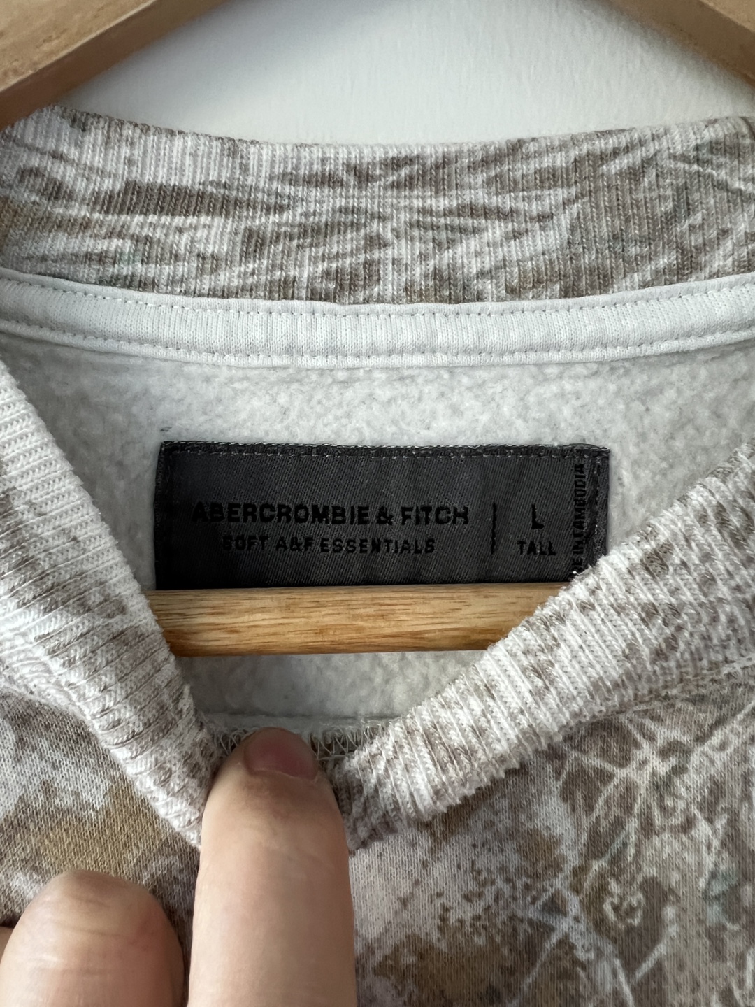 Abercrombie & Fitch Camo Crewneck - Size L Tall - photo 3