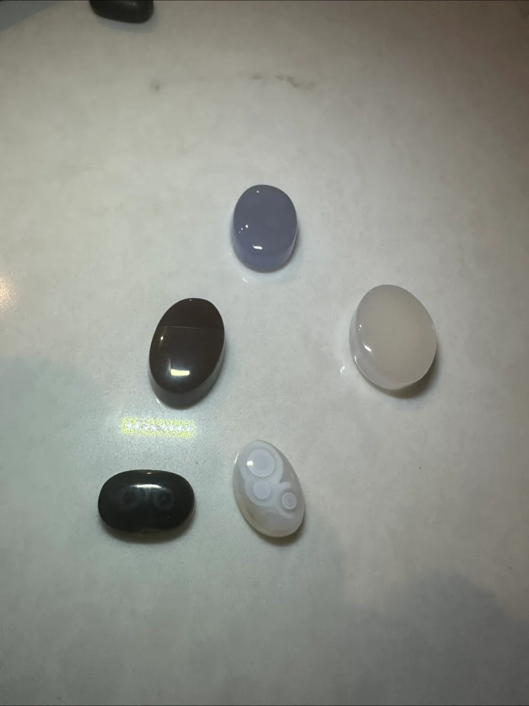 Lovely agates for sale thumbnail