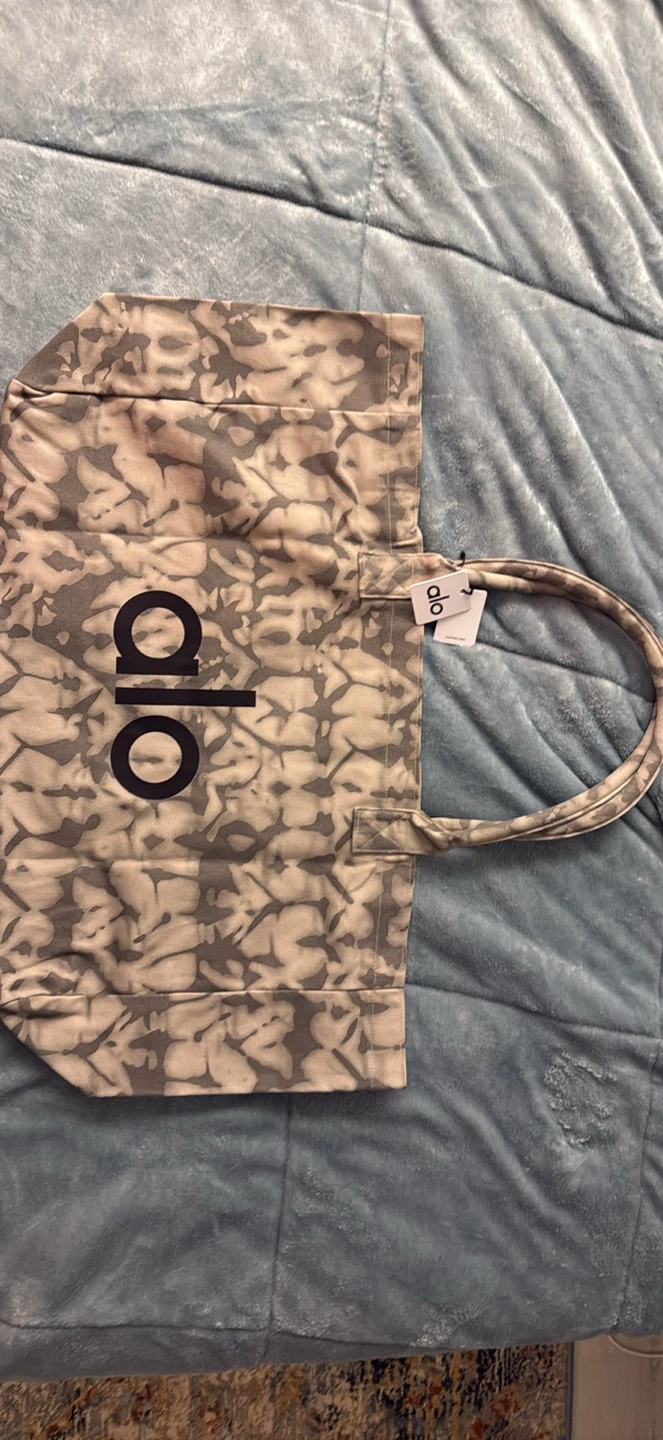 Alo Yoga Tote Bag - New with Tags