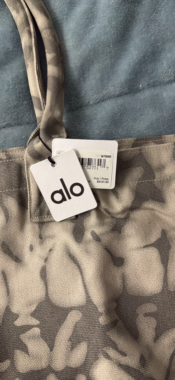 Alo Yoga Tote Bag - New with Tags - photo 2