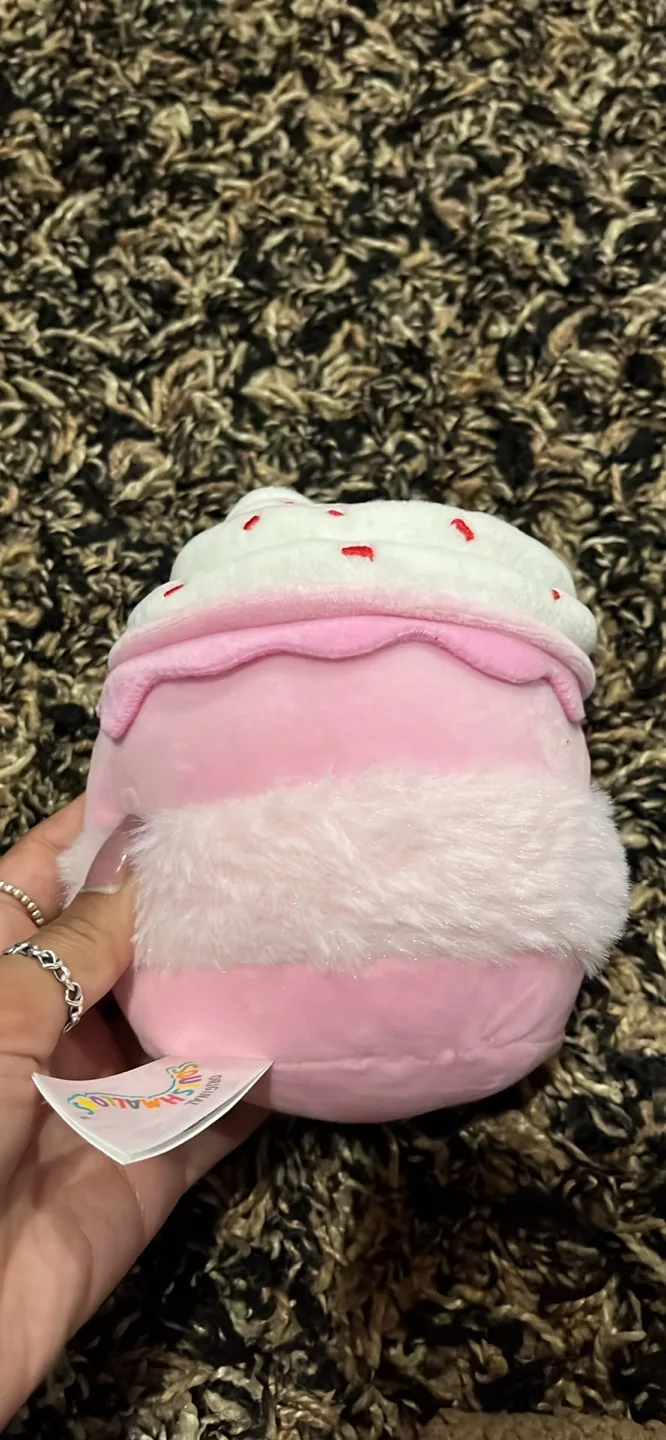 Squishmallow Cupcake Plush image indicator(2)