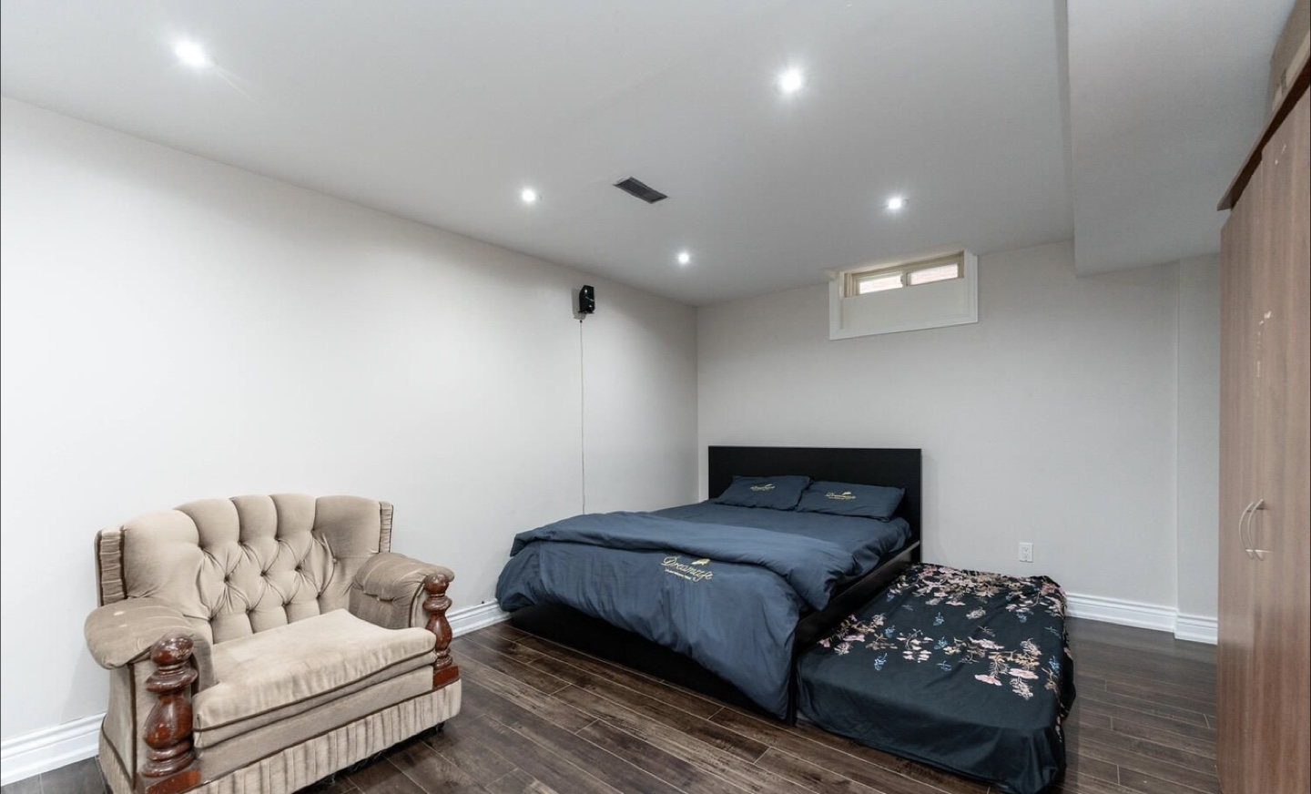 1Bed 1Bath Basement for rent - photo 4