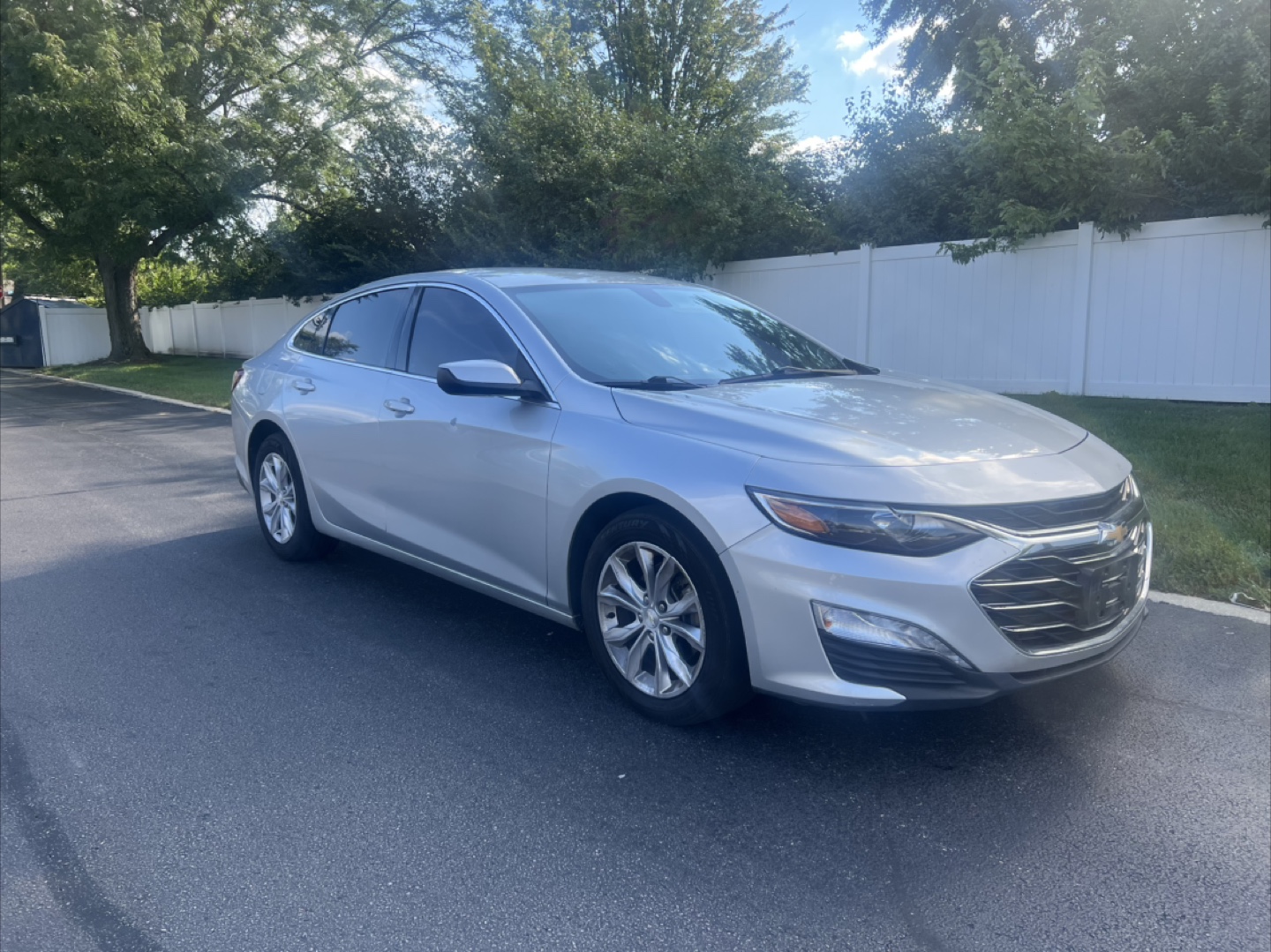 2020 Chevy Malibu - photo 2