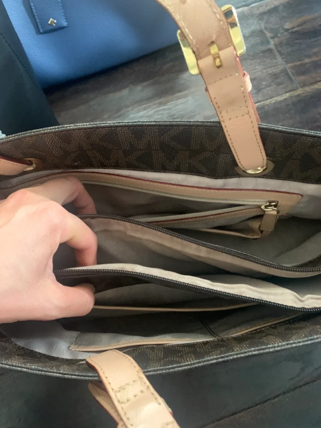 Michael Kors Brown Tote Bag image indicator(2)