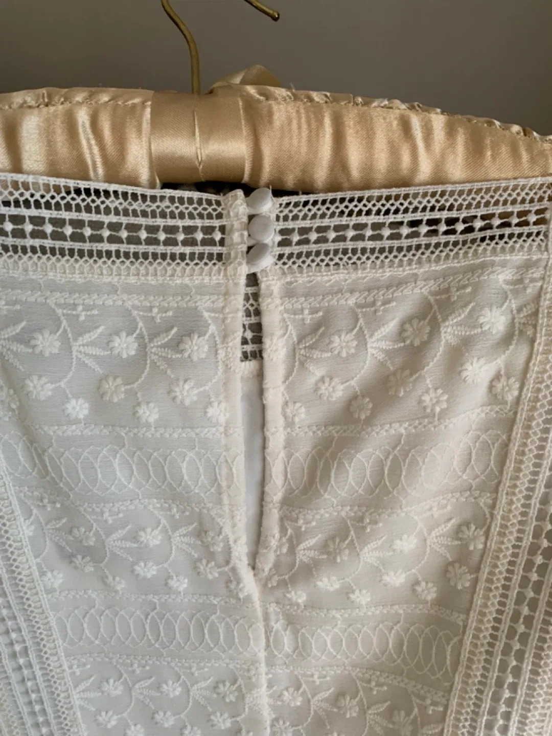 Abercrombie White Lace Dress image indicator(3)