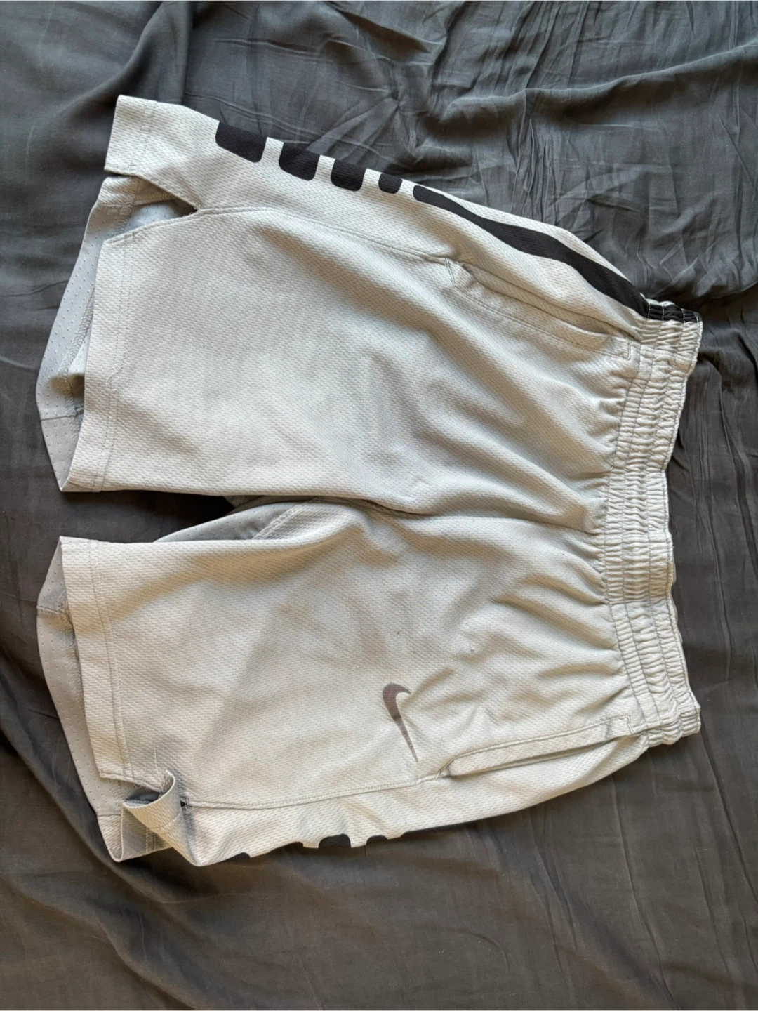 Gray Nike Elite Shorts (M)