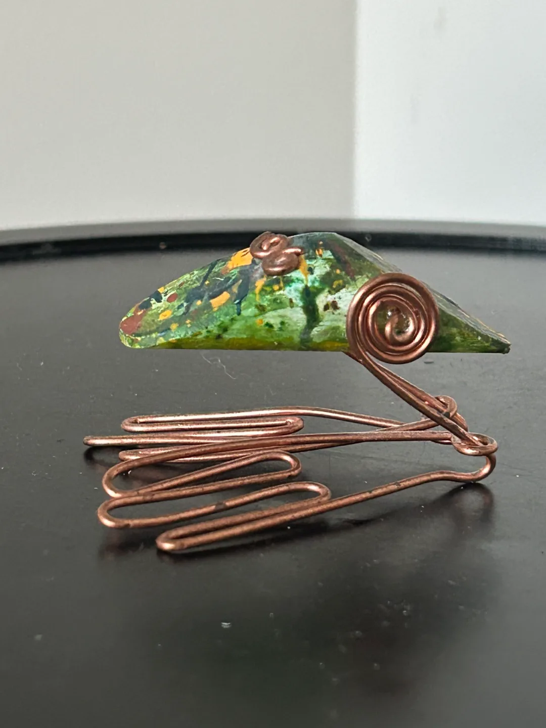 Handmade Wire Frog Figurine thumbnail