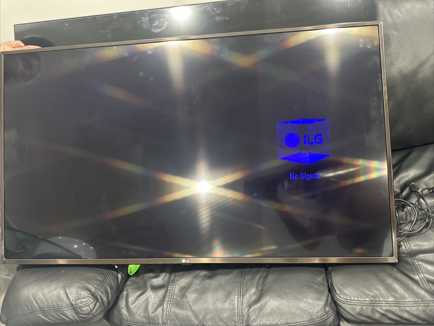 LG 49" TV - Model 49LV340H - photo 2