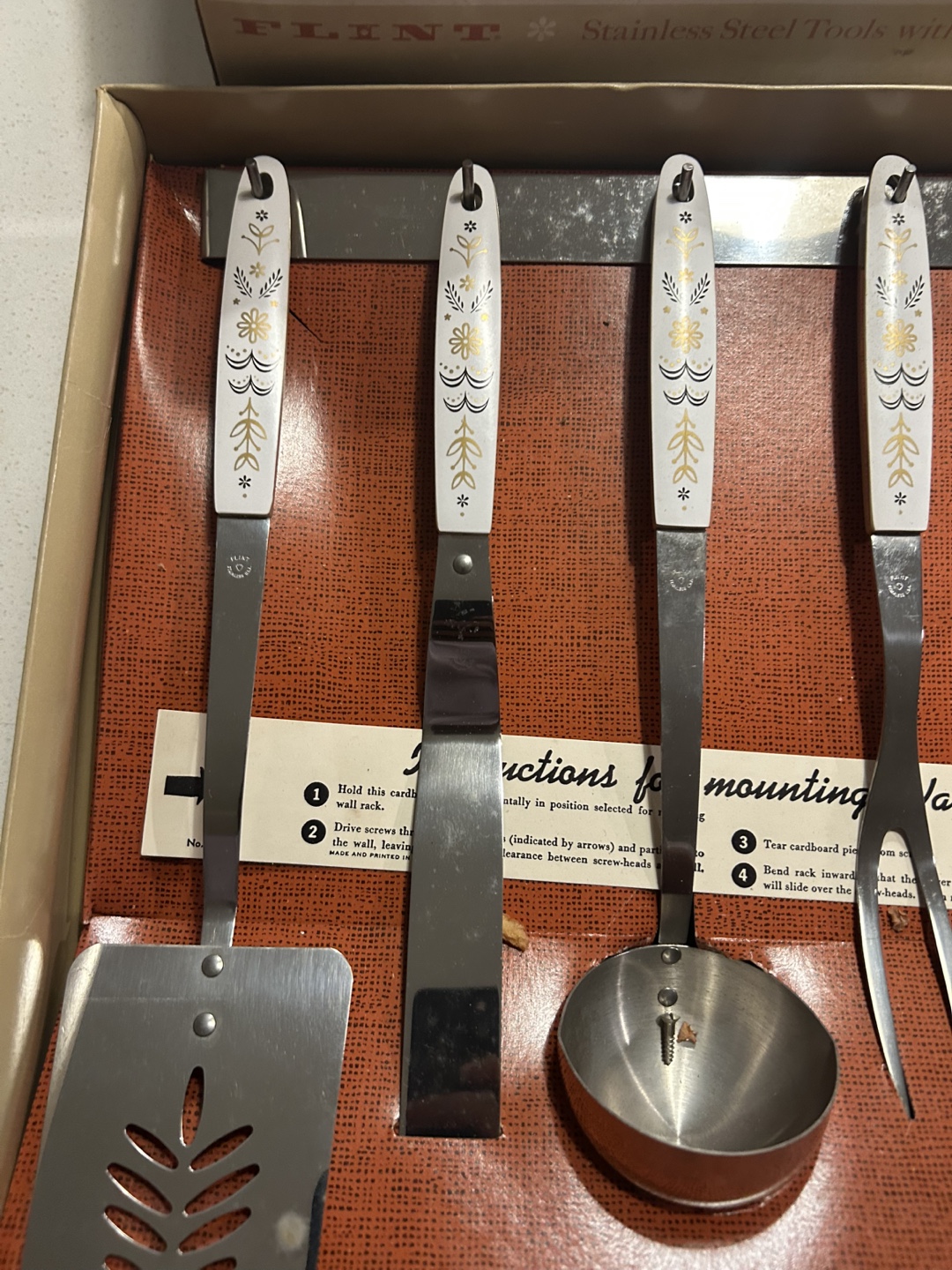 Vintage Flint Cook & Serve Tools Set - photo 3