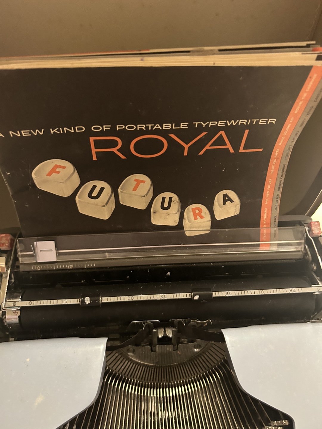 Royal Futura Portable Typewriter - photo 4