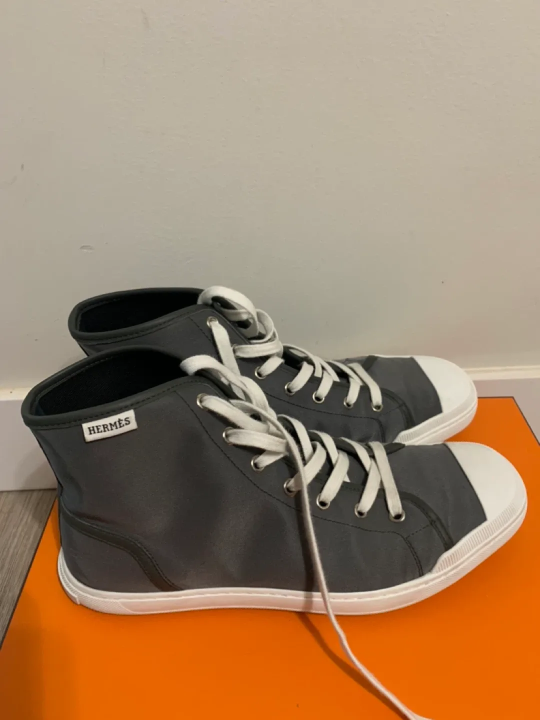 Hermès Sneakers Size 41 image indicator(2)