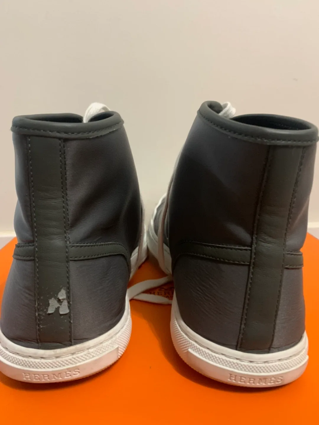 Hermès Sneakers Size 41 image indicator(3)