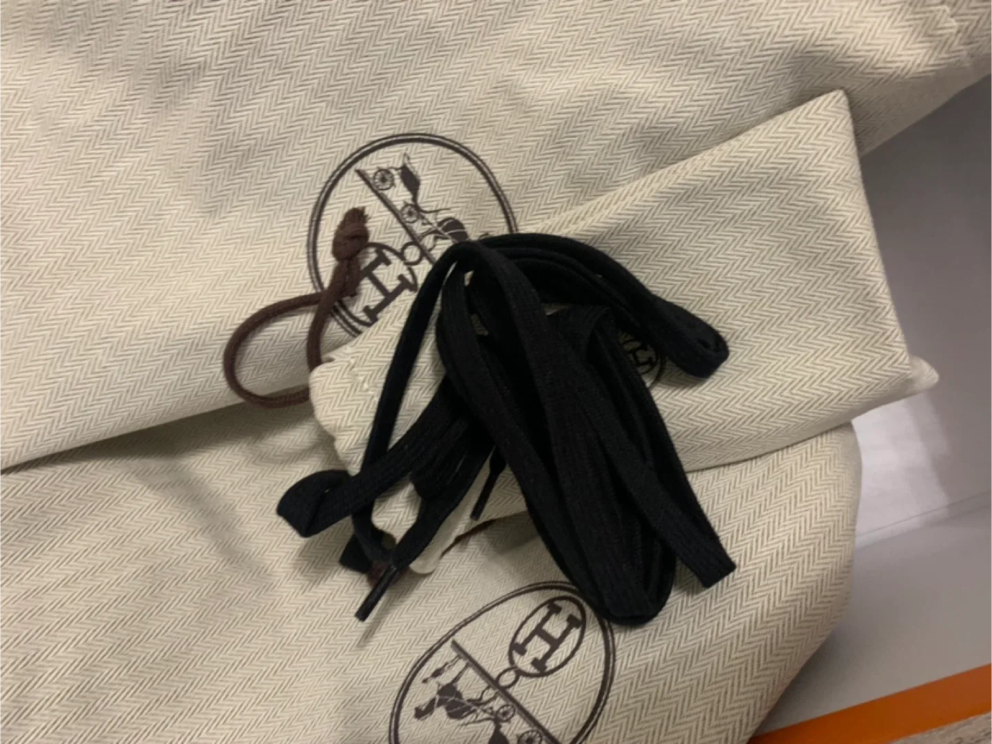 Hermès Sneakers Size 41 image indicator(9)