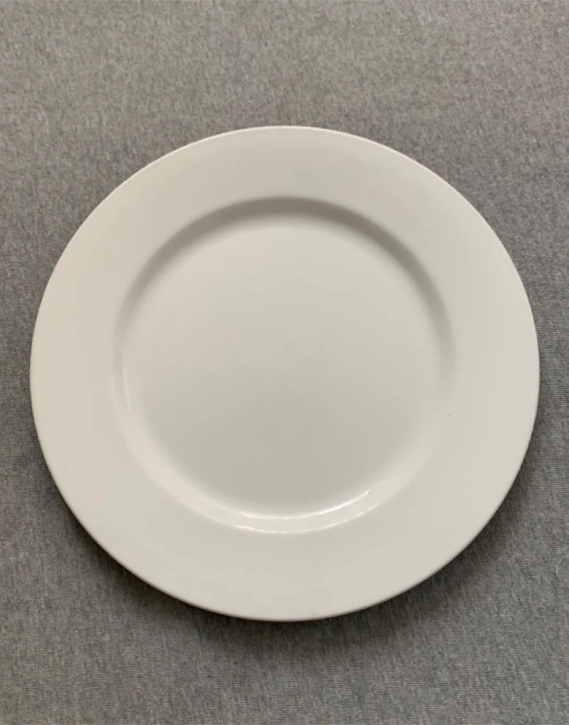 2 Large Dinner Plates thumbnail