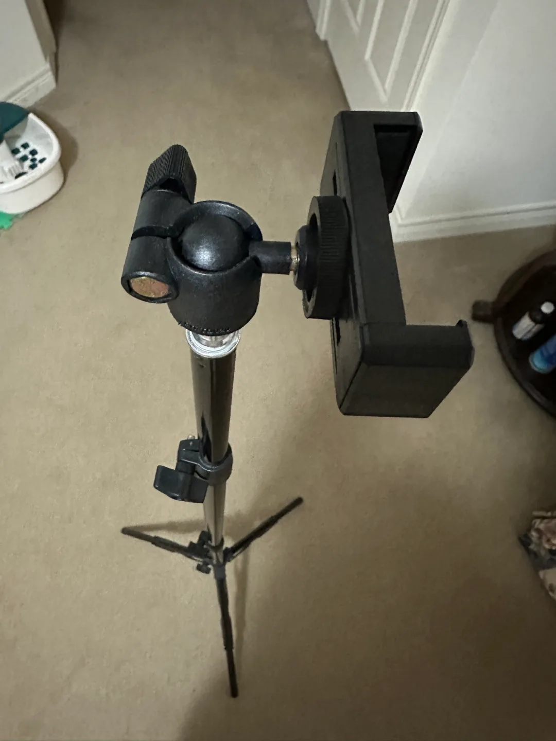 Adjustable Black Tripod image indicator(2)