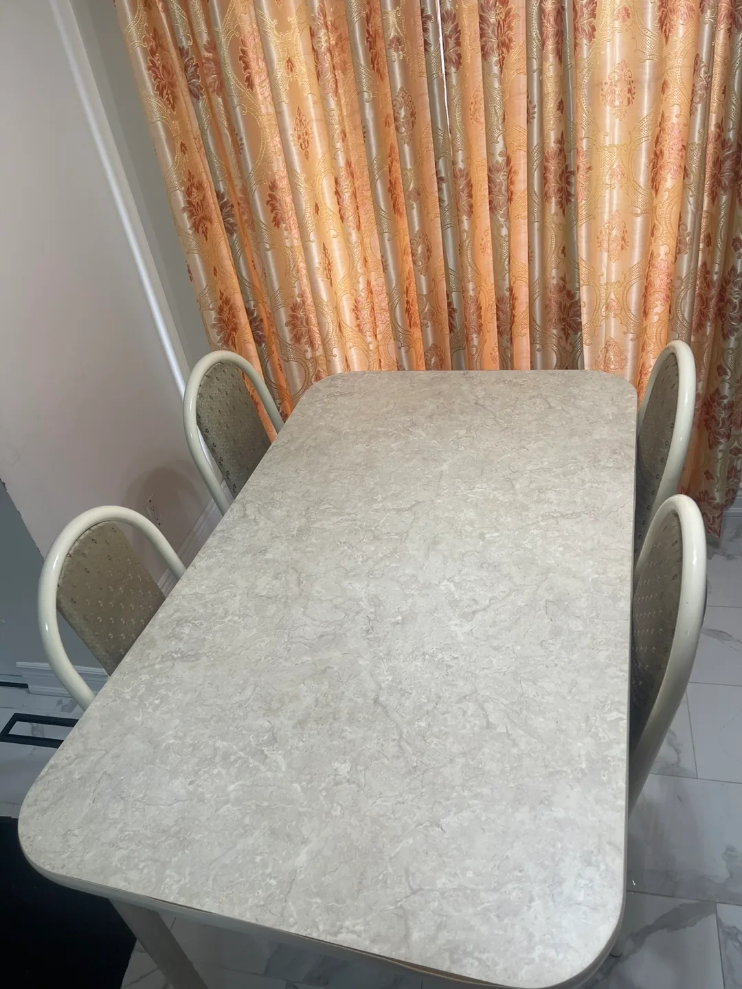 Dining Table with Four Chairs image indicator(4)