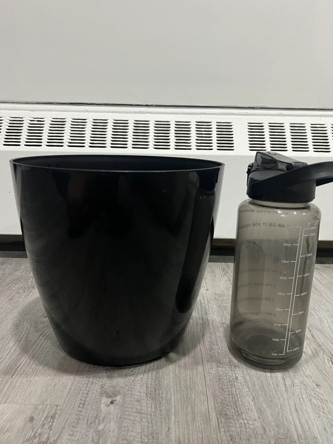 Large Black Plant Pot with Wheels image indicator(3)