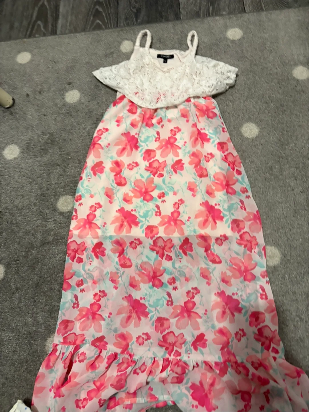 Assorted Dresses and Jumpsuits image indicator(2)