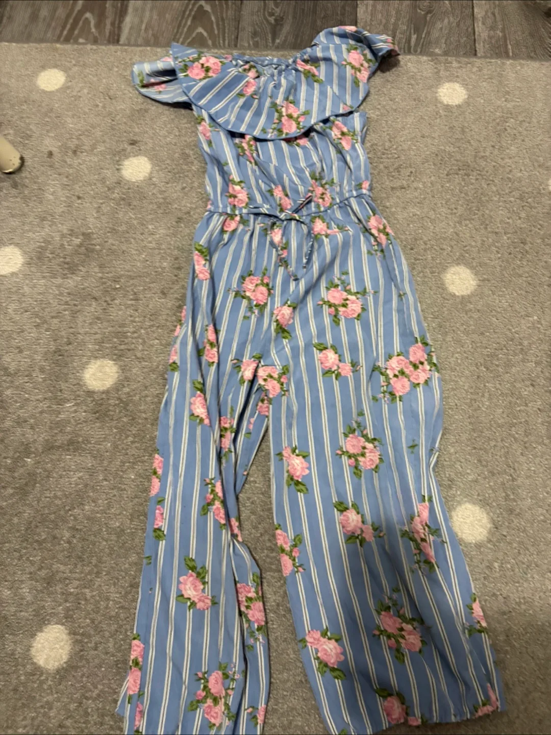 Assorted Dresses and Jumpsuits image indicator(5)