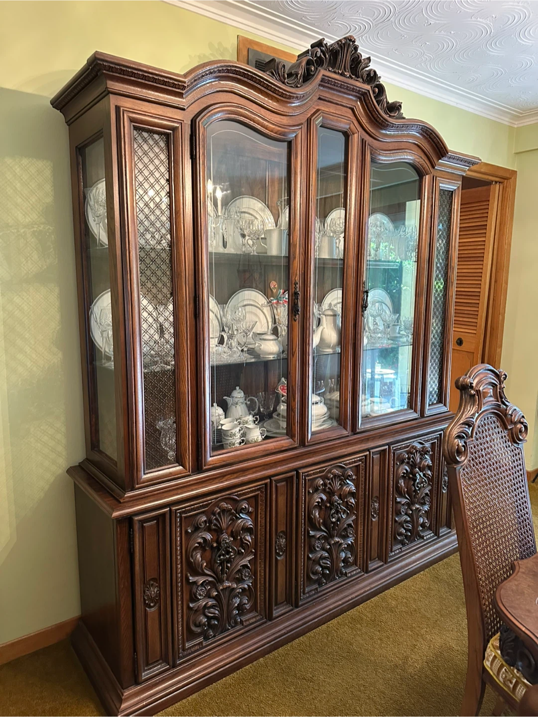 Antique-style Solid wood Hutch and Buffet set