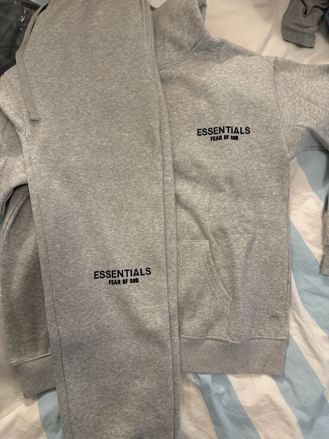 Essentials Fear of God Grey Hoodie & Sweats Set image indicator(4)