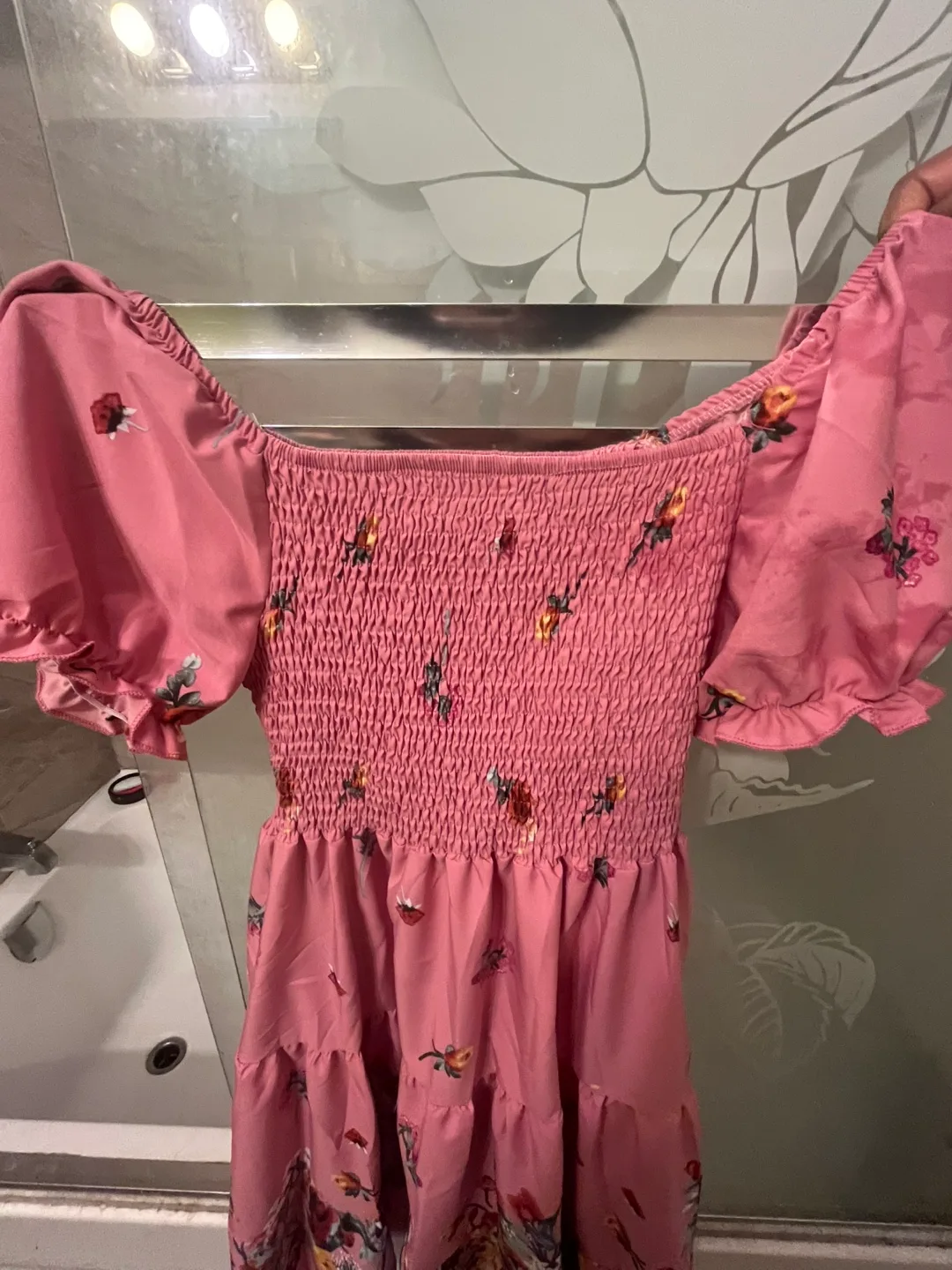 🌸 Pink Floral Puff-Sleeve Dress – Worn Once! image indicator(6)