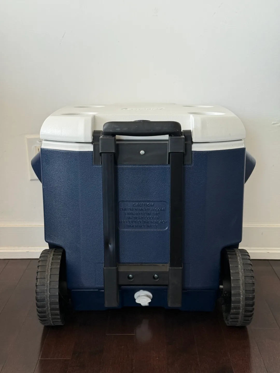 Coleman 28-Qt Wheeled Cooler – Handy & Ready for Adventure image indicator(4)