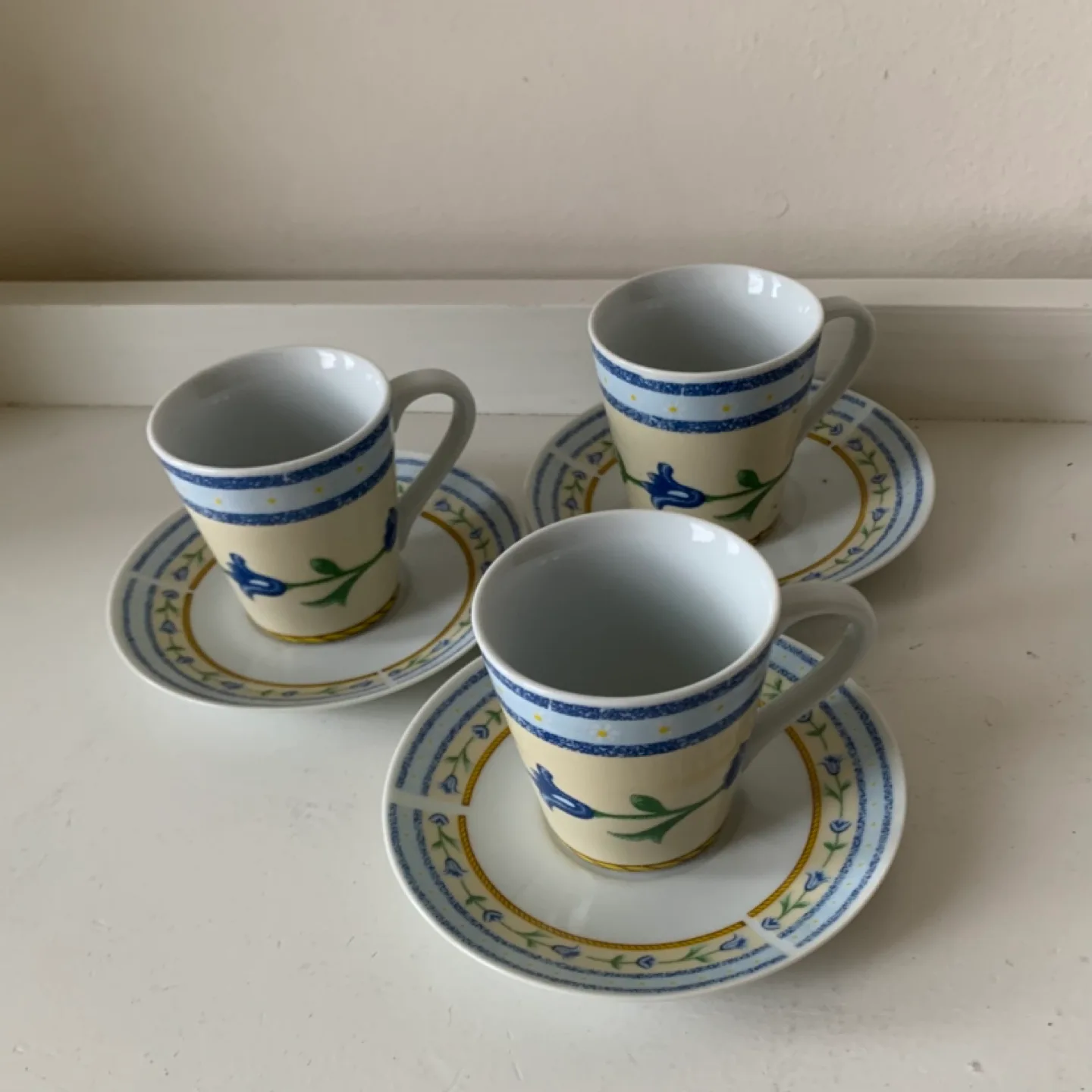 Set of 3 Espresso Cups and Saucers thumbnail